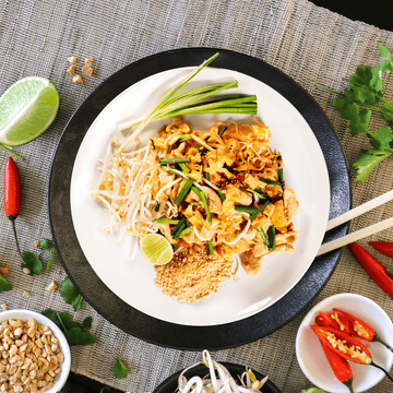 Chicken Pad Thai w/ Bean Shoots, Egg & Peanuts, gluten free, lactose free, 350g