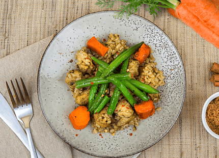 Jamaican Chicken w/ Lime Rice, Roasted Carrots & Green Beans. Gluten Free, Low FODMAP, Lactose Free. By We Feed You